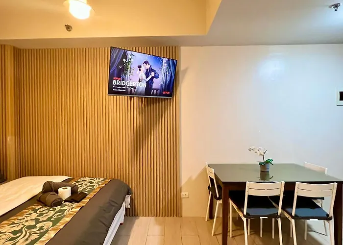 Apartahotel Budget-stay Across Naia Terminal 3 With 500mbps Wifi And Free Netflix Access *