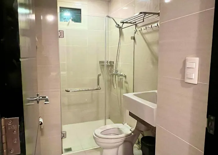 Budget-stay Across Naia Terminal 3 With 500mbps Wifi And Free Netflix Access * Manila